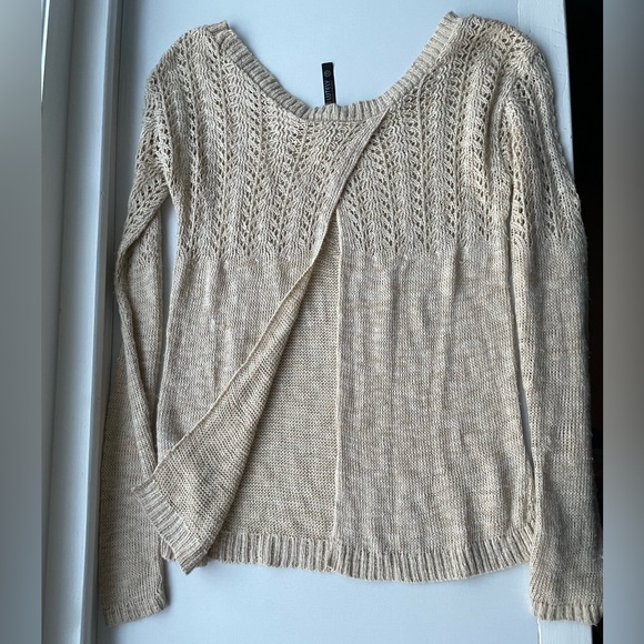 Knitted open-back sweater - Picture 4 of 4